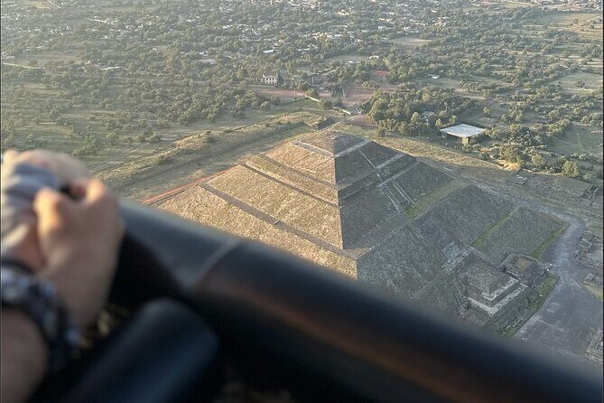 Balloon flight with breakfast in Cave and Pyramids tour from CDMX - Price and logistics: what you’re really paying for