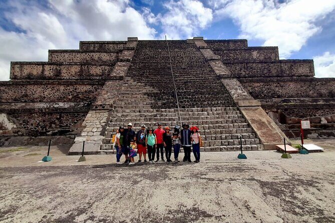 Balloon flight with private transportation and guided tour to Teotihuacán - Toast, certificates, and breakfast: how the day resets after landing