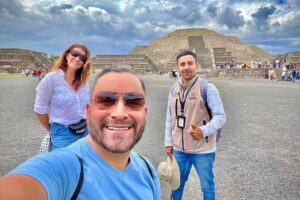 Balloon flight with pyramids tour and transportation from Mexico City - Step-by-step itinerary: what each stop feels like in real life