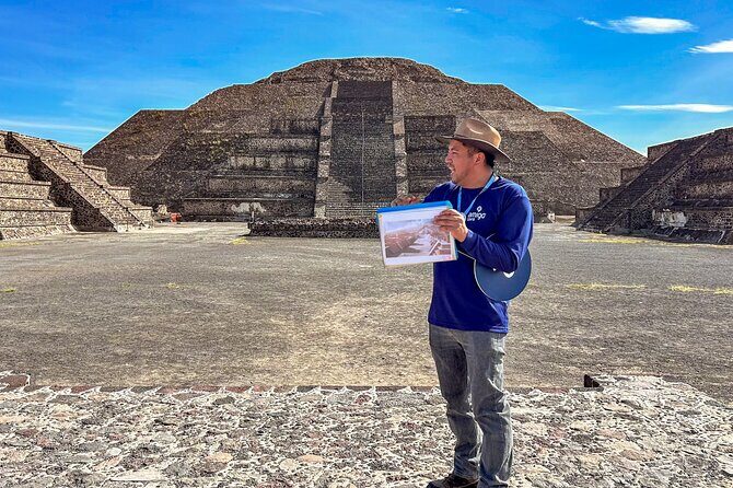 Balloon Flight with Teotihuacan & Guadalupe Shrine Full day Tour - Teotihuacan on Foot: Avenue of the Dead and the Pyramid Stops