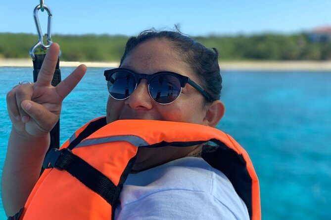 Best Parasailing Cozumel + Locker - Price and add-ons: is $80 a good deal?