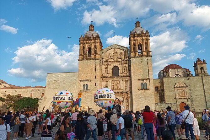 Bicycle Tour through Oaxaca learning about its Urban Art and History - Safety, pace, and how to ride Oaxaca’s cobblestones