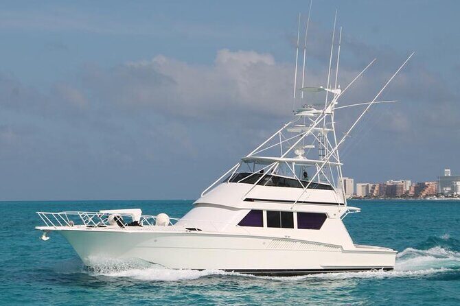 Biggest Luxury Yacht Boat Best in Cancun up to 28 pax - Isla Mujeres and Playa Norte: Snorkel and Anchor Time