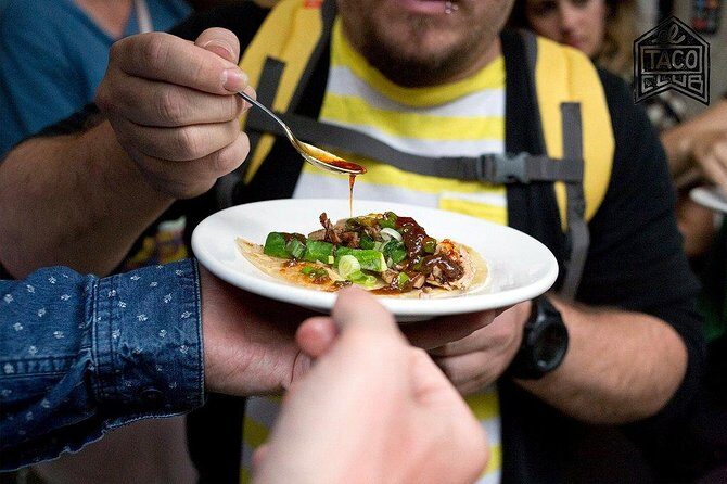 Bike to taste the world's best tacos - Mexico City - Stop 1: Setting Up in Roma Norte (15 minutes)