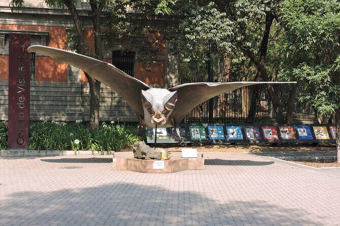 Bike tour in the Chapultepec Forest and Roma Condesa - Colonia Roma on bike lanes: fountains, squares, and a calmer rhythm
