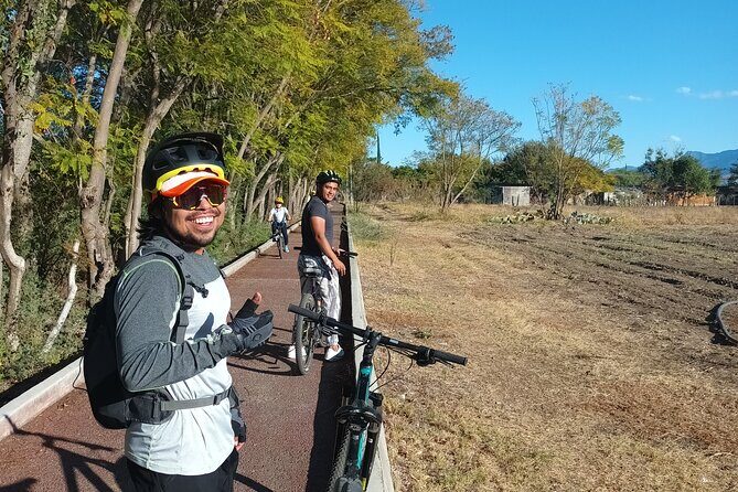 Bike tour to the Tule Tree and the Gastronomic Market - Stop Two: Santa María del Tule Gastronomic Market for Your Own Oaxacan Bites