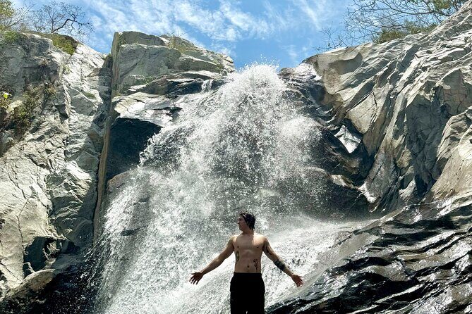 Boat Excursion and Hiking Walk in Quimixto - The guides: Rocco and Isaac bring the hike to life