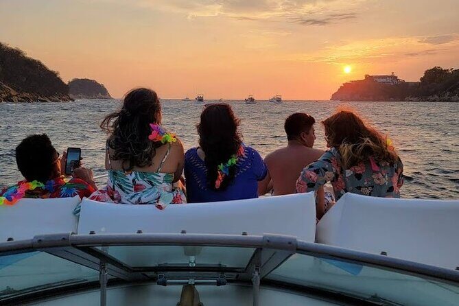 Cabo Arch Sunset Yacht Tour - Dinner & Drinks — Up to 18 Guests - Bay of Banderas anchoring: snorkeling, paddle board time, and floating