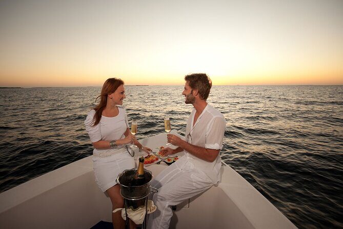 Cabo Arch Sunset Yacht Tour - Dinner & Drinks — Up to 18 Guests - Getting out on the water: timing, start times, and the dock reality