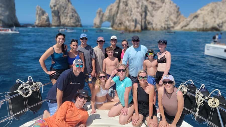 Cabo: Arch, Whales, Snorkel Tour - Food & Drinks 1-20 people - The Arch of Cabo San Lucas: the headline stop