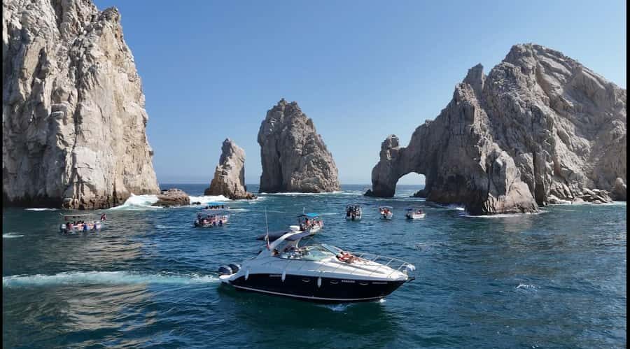 Cabo: Arch, Whales, Snorkel Tour - Food & Drinks 1-20 people - Whale watching: seasonal, and built for being out there