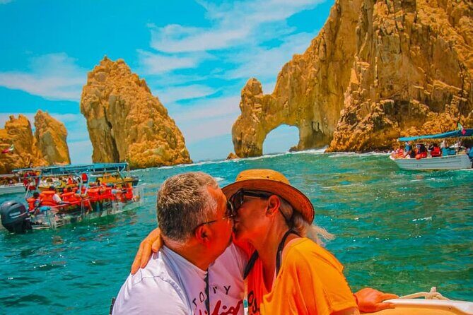 Cabo life Private Yacht in Los Cabos | 10 PAX & 3 HRS - Your Private 3-Hour Cabo Yacht Plan (Up to 10 People)