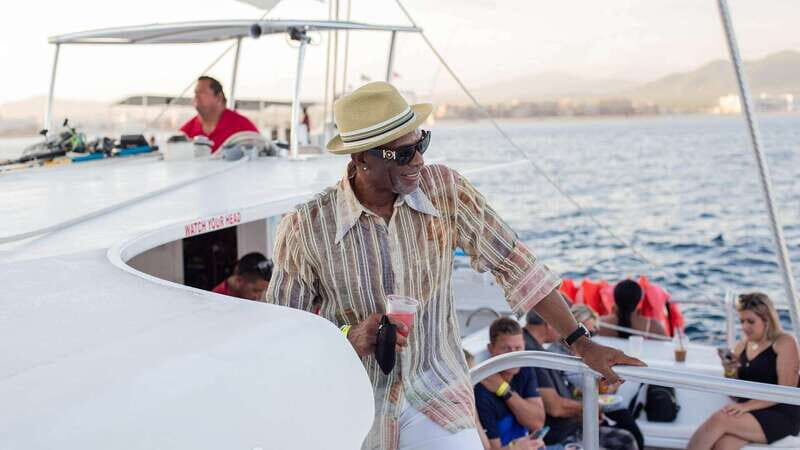 Cabo San Lucas: 2 Hour Sunset Cruise with Food and Wine - Should You Book This Cabo San Lucas Sunset Cruise?