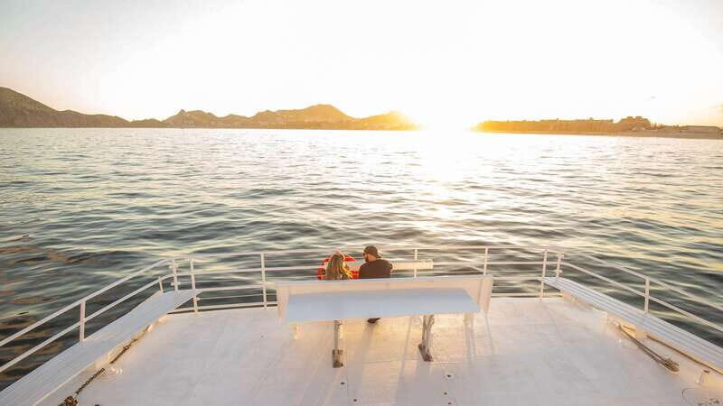 Cabo San Lucas: Cabo Mar Mexican Flavors Sunset Cruise - Unlimited premium bar and Latin hits: how the party part plays out