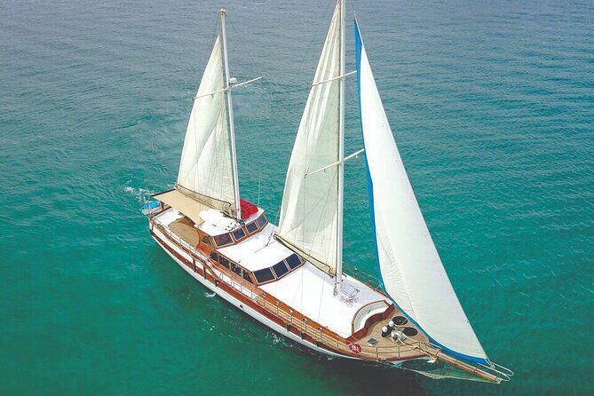 Cabo San Lucas Luxury Sailing Yacht and Dinner with a Chef - The big payoff: dinner on board at Cabo San Lucas Beach