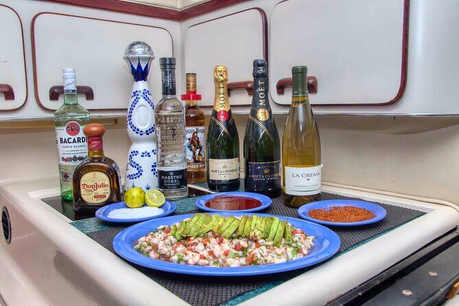 Cabo San Lucas Private Yacht Cruise with Open Bar - Whale and dolphin spotting: how the captain changes the day