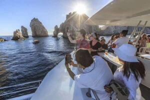 Cabo San Lucas: Sunset Dinner Cruise - On Board the SunRider100: What the Layout Means for You