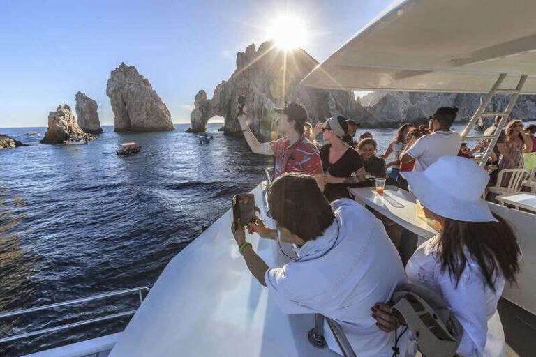 Cabo San Lucas: Sunset Dinner Cruise - On Board the SunRider100: What the Layout Means for You