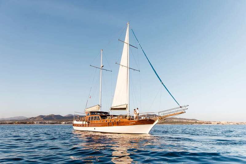 Cabo San Lucas: Sunset Yacht Cruise w/Chef Dinner & Open Bar - Your snack start: amuse-bouches, charcuterie, and an early drink