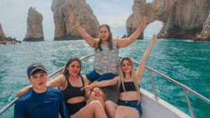 Cabo San Lucas: Tour paseo al Arco + bajada en playa - The Glass-Bottom Cruise to Cabo’s Famous Arch