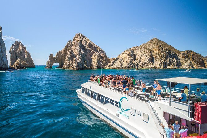 Cabo Sunset Dinner Cruise with Live Music & Open Bar on Cabo Wave - The 5:00 PM Sunset Window: How This 2-Hour Schedule Really Feels