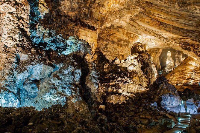 Cacahuamilpa Caves and Taxco: Private & Small Groups From Mexico City - Cacahuamilpa Caves: walk in lit corridors through real geology