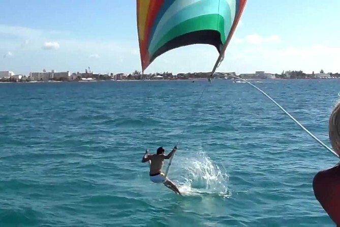 Cancun Adults Only Party Cruise to Isla Mujeres with Open Bar - Private beach club lunch: showers, bathrooms, and mixed food luck