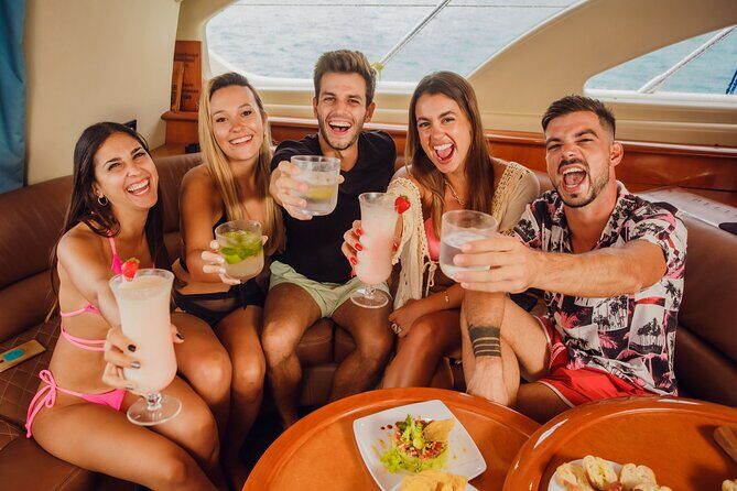 Cancun All Inclusive: Coast & Fun 9h on 50' Cranchi - On-Board Food: Chef-Prepared Dishes and a Mixologist Bar
