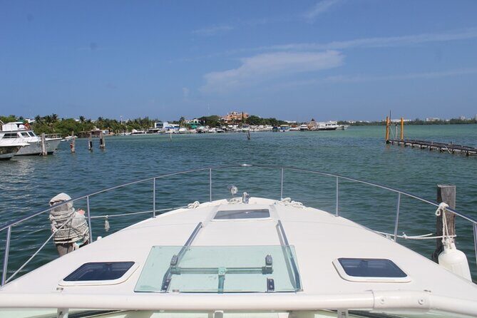 Cancun Bay Private 2-Hour on a Luxury Yacht - The 2-hour itinerary: Cancun Bay and Laguna Nichupte by sail