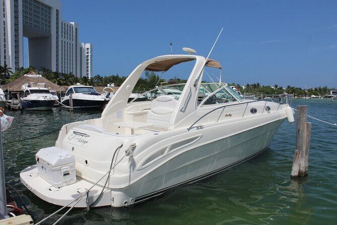 Cancun Bay Private 2-Hour on a Luxury Yacht - Celebration mode: music, drinks, and the birthday/anniversary factor