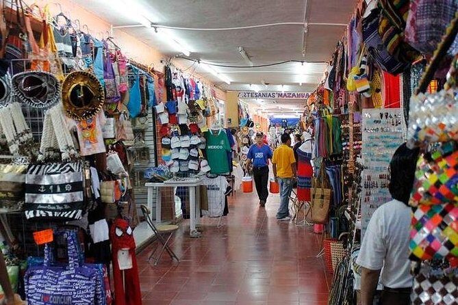 Cancun City Sightseeing Tour - Stop 4: Playa Delfines and the Cancun letters photo mission
