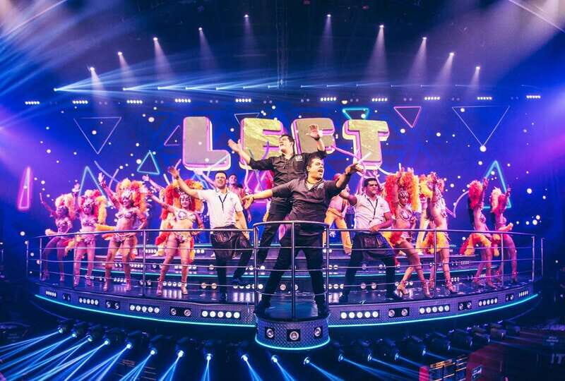 Cancun: Coco Bongo Nightclub Experience - Seating and Views: Front Row Wins, But Crowds Matter