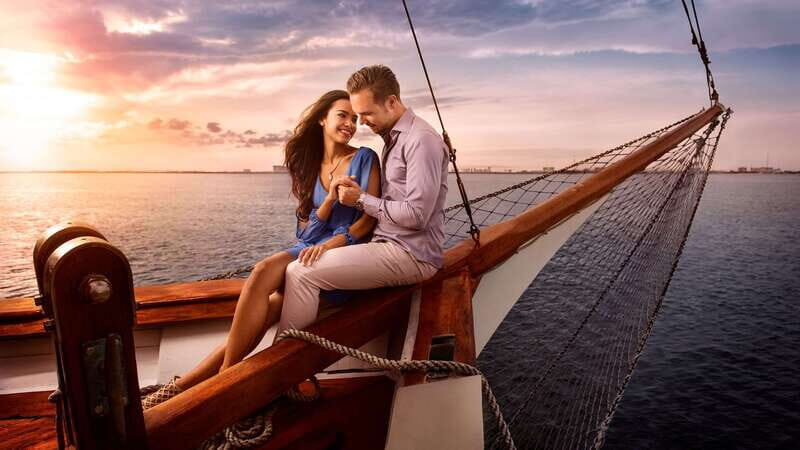 Cancun: Columbus The Romantic Dinner Cruise - Open Bar and Live Saxophone: The Mood Machine