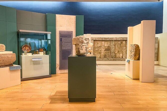 Cancun Guided Sightseeing, Shopping and Tasting Tour - International Jewelry Center & Outlet: where the day’s value is created