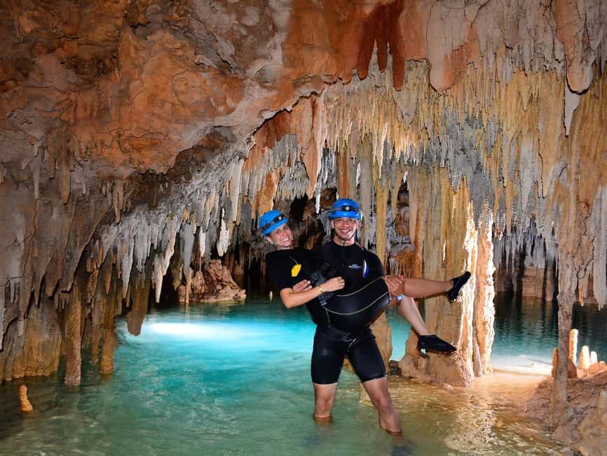 Cancun/Playa del Carmen: Tickets to Rio Secreto and Lunch - Lunch after the caves: light regional food and the green salsa call