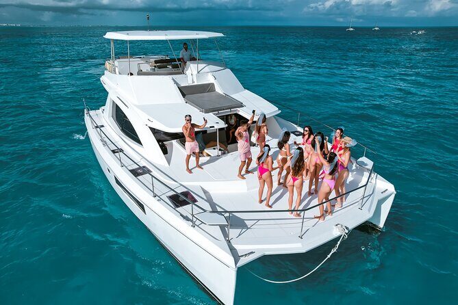 Cancun: Private Catamaran Bachelorette Party – 51' Leopard - A 51 Leopard catamaran is built for groups, not shuffle