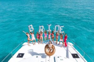 Cancun: Private Catamaran Bachelorette Party – 51' Leopard - The 4-hour party flow on the water (what happens when)
