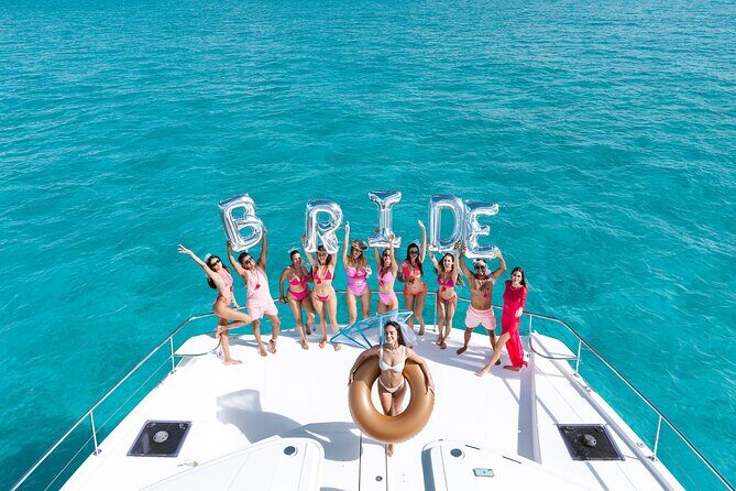 Cancun: Private Catamaran Bachelorette Party – 51' Leopard - The 4-hour party flow on the water (what happens when)