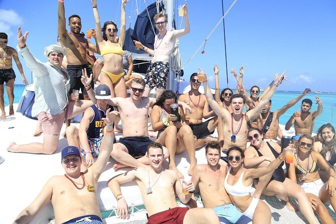 Cancun Sailing Catamaran Islas Mujeres With Luxury Beach Club - The open bar plan: when drinks actually happen