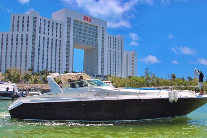 Cancun yachts rental BEATIFUL YACHT 46FT, 15 PAX MAX 25P6 - The Isla Mujeres Swim and Snorkel Time You’re Booking For