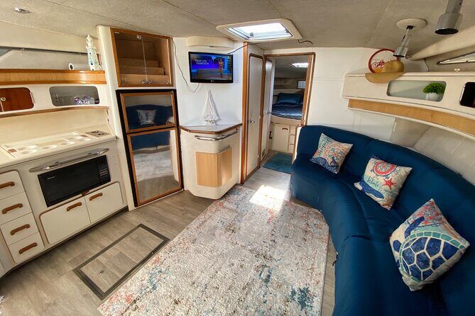 Cancun yachts rental BEATIFUL YACHT 46FT, 15 PAX MAX 25P6 - Cancun Lagoon Sunset: The Part That Feels Like a Treat