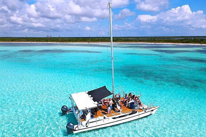 Catamaran Snorkeling to El Cielo and The Money Bar Beach Club - Catamaran ride and group size: what “more attention” feels like