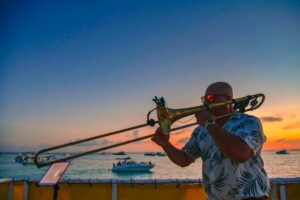Catamaran Sunset Cruise to Isla Mujeres from Cancun - Punta Sam departure at 4:00 pm: what the start feels like