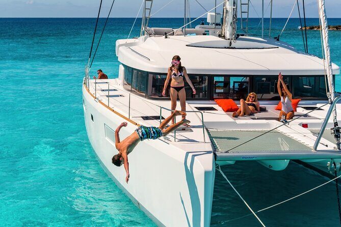 Catamaran Tour to Isla Mujeres from Cancún with Bar and Lunch - Beach Club Lunch: A Proper Stop, Not Just a Parking Lot