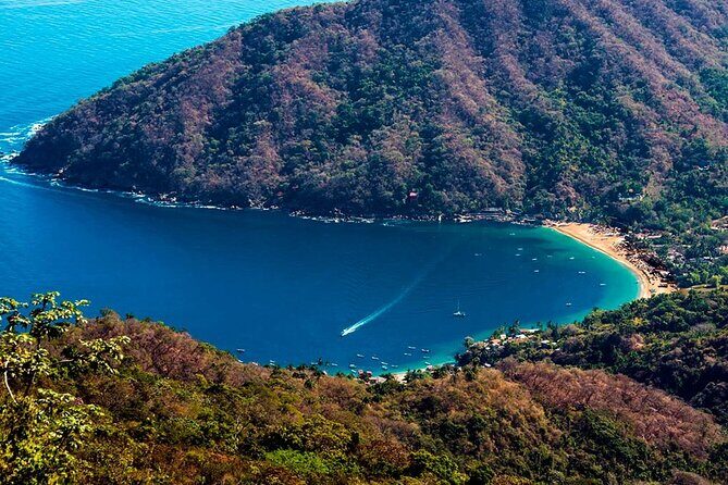 Catamaran Yelapa Beach Tour with Snorkeling, Food and Open Bar - Majahuitas snorkeling and breakfast: short, sweet reef time