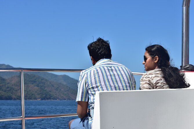 Catamaran Yelapa Beach Tour with Snorkeling, Food and Open Bar - Puerto Mágico to Majahuitas: why that first 35 minutes feels important