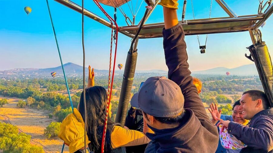 CDMX: Teotihuacan Balloon Flight with Optional Pyramids Tour - Teotihuacan with a live guide: how the pyramids feel different on foot