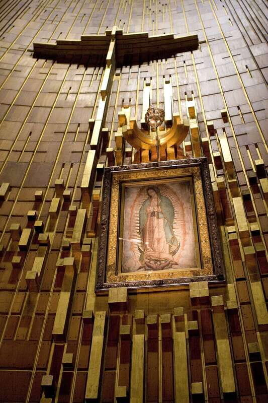 CDMX: Tour of the ruins of Teotihuacan, Tlatelolco, and Guadalupe - Guadalupe and the Basilica: a long, guided religious visit with cultural impact