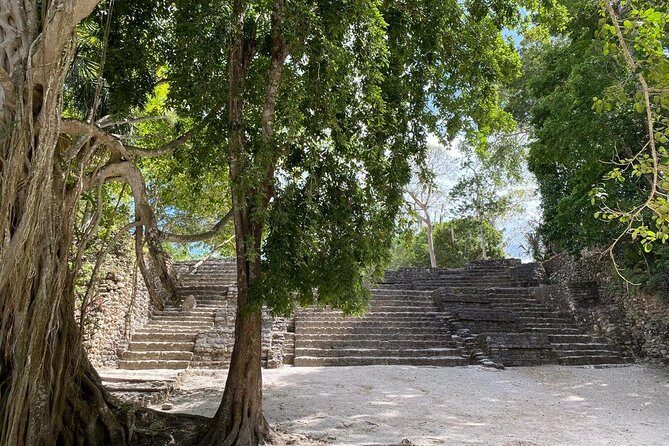 Chacchoben Mayan Ruins and Bacalar Lagoon Combo Tour from Costa Maya - Bacalar Lagoon Stop: swimming, kayaking, and why the water may look different