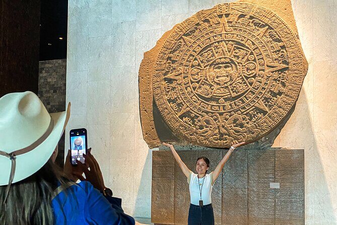 Chapultepec Castle & Anthropology Museum Tour - Chapultepec Park and the Uphill Climb to Castillo de Chapultepec